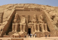 آثار مصر تباع بالخارج ومؤسسات حكومة الانقلاب تتبادل الاتهامات