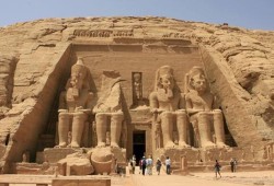 آثار مصر تباع بالخارج ومؤسسات حكومة الانقلاب تتبادل الاتهامات