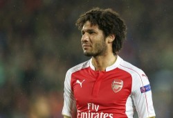 تقارير: ستوك ووستهام يرغبان في ضم محمد النني