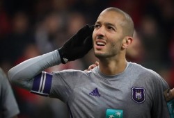 الجزائري سفيان هني يسحر الجماهير بـ"هاتريك" في كلاسيكو بلجيكا (فيديو)