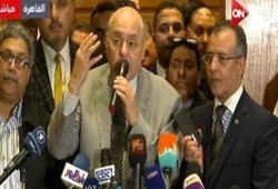 صحفية عراقية تحرج المرشح "الكومبارس" مصطفى موسى .. والأخير ينفعل