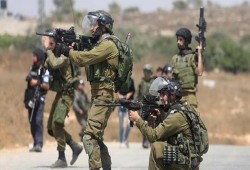 إصابة فلسطيني بجراح "خطيرة" بمواجهات مع الجيش الإسرائيلي بالضفة