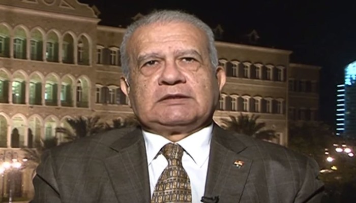 متحدث باسم حملة عنان يهاجم السيسي: أخذنا نحو نهاية بائسة.. ونشطاء "مرسي شجاع"