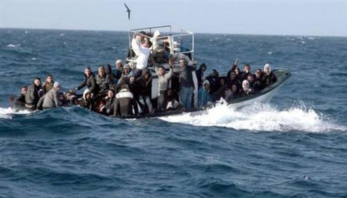 غرق مركب يقل 90 مهاجرًا أمام السواحل الليبية