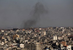 الاحتلال يقصف موقعًا عسكريًا لحركة حماس في غزة