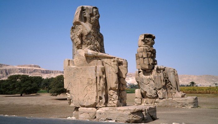 اكتشاف مقبرة تعود لـ4400 عام في هضبة الأهرامات