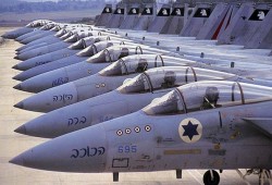 معاريف: التعاون العسكري بين الإمارات والاحتلال الاسرائيلى يزداد متانة