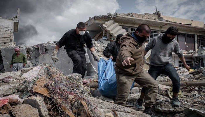 رويترز: "معركة الجثث" تستعر تحت ركام الموصل القديمة