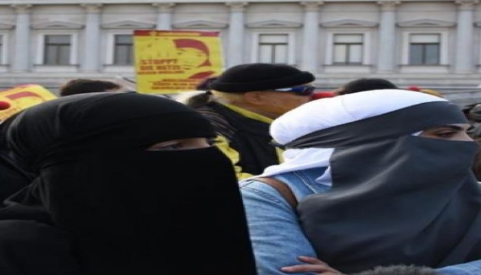 الدنمارك تعتزم حظر النقاب وتغريم المخالفات