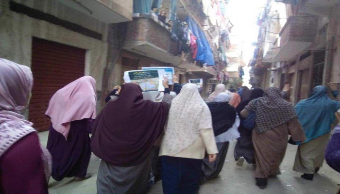 مسيرة لثوار الحضرة الجديدة بالأسكندرية في بداية فعاليات "ضد مشنقة العسكر"