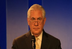 تيلرسون يصل مصر ضمن جولة شرق أوسطية