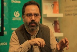 "مراد أوزيل" يدعو العرب لترجمة الأدب التركي إلى العربية