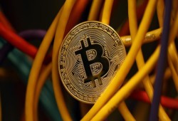 كيف تنقذ هاتفك إن استُغل للتنقيب عن العملة الرقمية؟