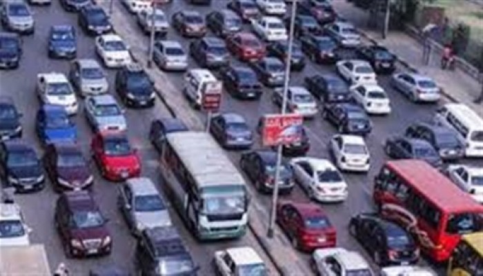 كثافات مرورية أعلى محاور القاهرة بسبب زيادة الأحمال