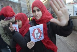 وزيرة ألمانية: التحريض زاد الاعتداءات على المسلمين