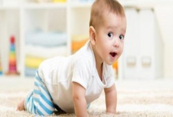 5 عبارات تجنب قولها لطفلك عندما يبكي