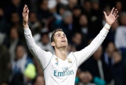 "رونالدو" يدعو لإنقاذ أطفال الروهنغيا