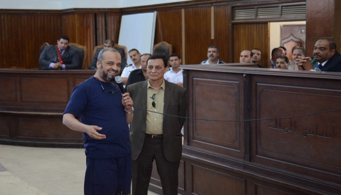 مهازل قضاء الانقلاب: ابتسم البلتاجي فوجه له القاضي تهمة إهانة المحكمة
