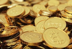 بيتكوين تعاود الارتفاع وتصل لمستوى 10 آلاف دولار
