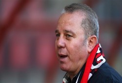 شوقي غريب يكلف معاونيه بمتابعة المحترفين في أوروبا