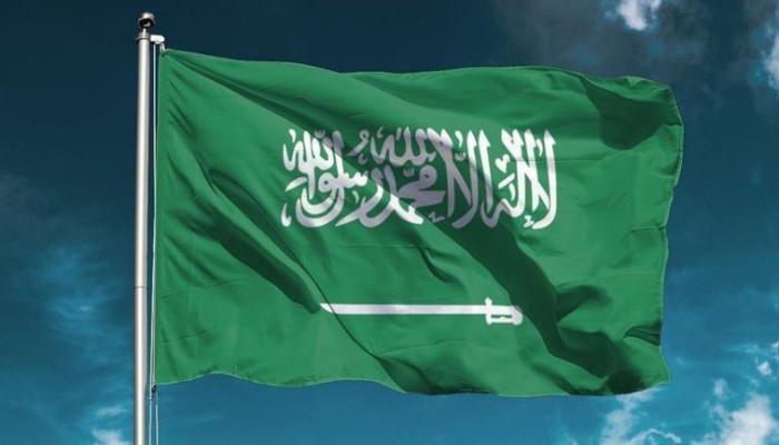 مفتي السعودية يدعو كاتب لـ"التوبة" إثر دعوته لتقليص أعداد المساجد