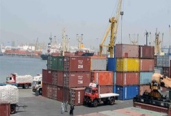 إغلاق ميناء نويبع بسبب شدة الرياح وارتفاع الأمواج