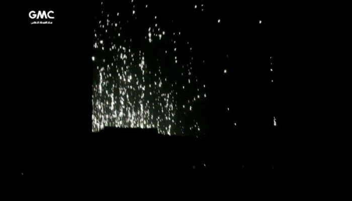 نظام الأسد وحلفاءه يقصفون الغوطة الشرقية بمادة الفوسفور الأبيض الحارقة المحرمة دوليا