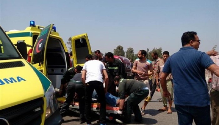 مصرع 3 أشخاص وإصابة 12 إثر تصادم سيارتين نقل بأتوبيس فى بنى سويف