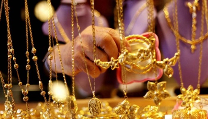 الذهب يواصل التراجع بالتعاملات المسائية.. وعيار 21 يسجل 649 جنيهًا