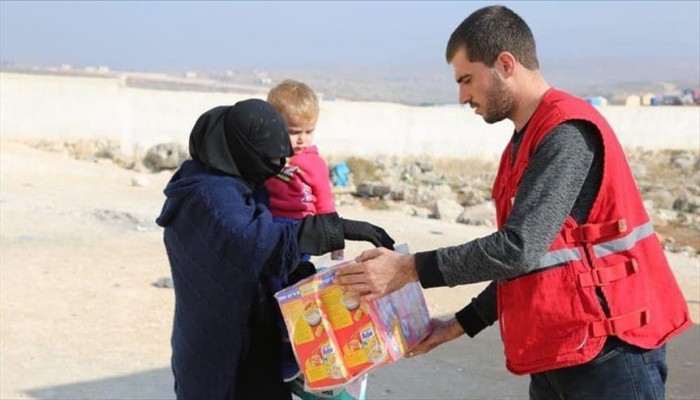 الهلال الأحمر القطري يوزع مساعدات شتوية على 25 ألف نازح سوري