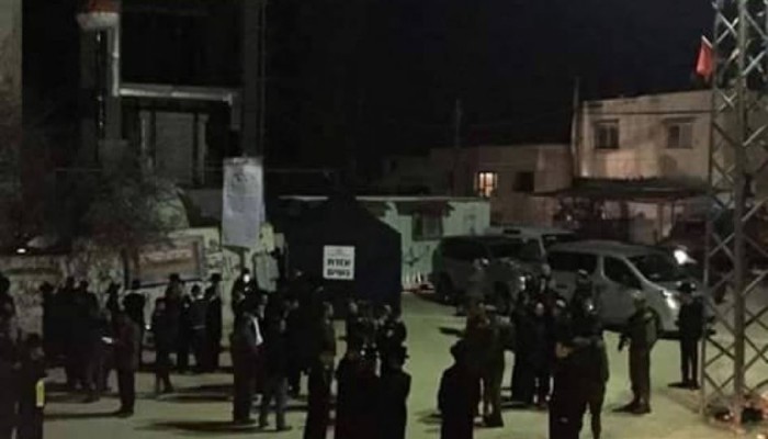 مستوطنون يدنسون مقامات كفل حارس بسلفيت