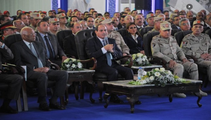 نشطاء يردون على السيسي بعد اعتباره الحديث عن جيشه وشرطته "خيانة عظمى"!!