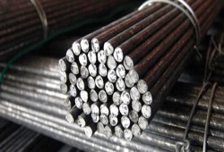 استقرار أسعار الحديد.. و«عز» بـ12100 جنيه للطن