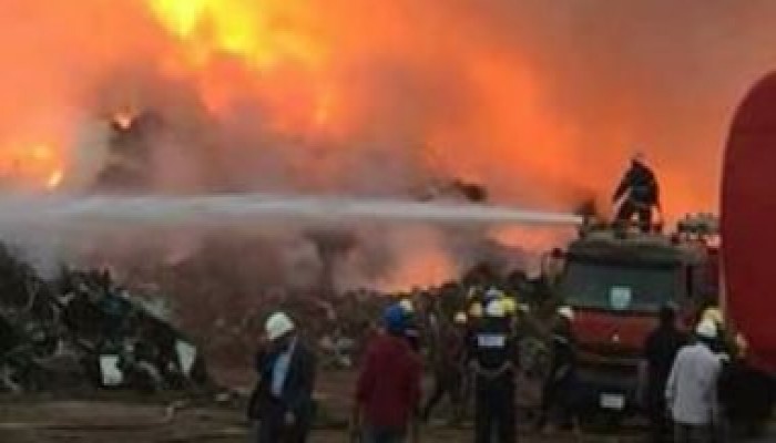 حريق هائل بمصنع أخشاب بدمياط