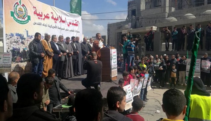 حماس تطالب "حكومة الحصار" بوقف صناعة الأزمات