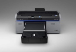 SC-F2100.. طابعة جديدة من إبسون تطبع مباشرةً على الملابس
