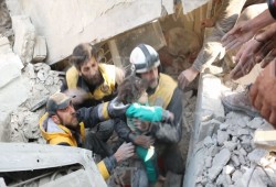 نظام الأسد وحلفاءه يدكّون مدينة حمورية ومخاوف من إبادة جماعية