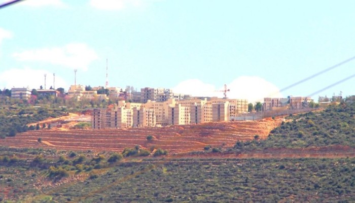 الاحتلال يصادق على إقامة قطار خفيف يصل لمستوطنة "ارئيل"