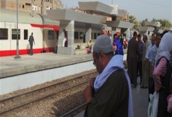 توقف حركة القطارات في سوهاج بسبب حادث دهس عامل