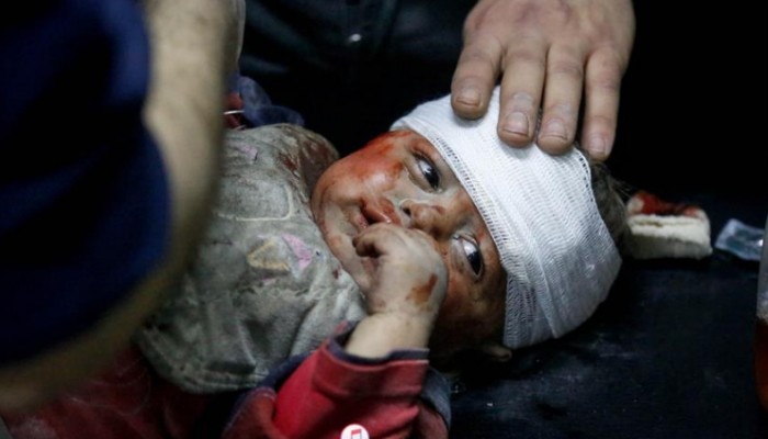 ارتفاع عدد قتلى القصف الجوي على "كفر بطنا" في الغوطة إلى 61 مدنيا