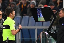 رسميا.. "فيفا" يقر استخدام تقنية الفيديو في مونديال روسيا