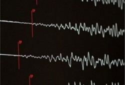 زلزال بقوة 5 درجات يضرب جنوب غربى إيران