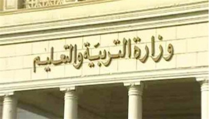طالبات مدرسة صناعية بالسويس يرقصن على أغنية شعبية داخل حرم المدرسة