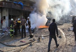 مقتل 28 مدنيا في هجوم جوي استهدف سوقا شعبية بإدلب السورية
