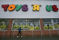 وفاة مؤسس "تويز آر أس" بعد أسبوع من إشهار المجموعة إفلاسها