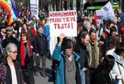 بروكسل.. الآلاف يشاركون في مسيرة مناهضة للعنصرية