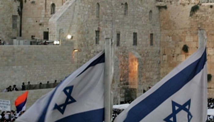 شرطة الاحتلال تسمح للمستوطنين بإقامة طقوس تلمودية قرب الأقصى