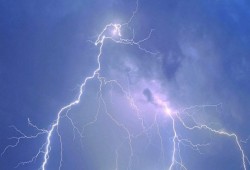 الأرصاد: 12 درجة انخفاضا في طقس الخميس وسقوط أمطار رعدية