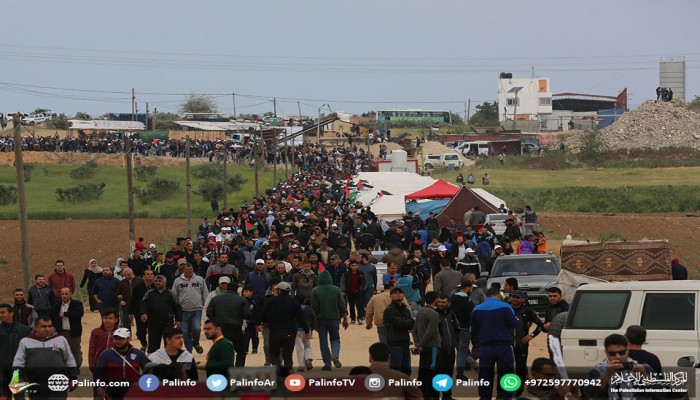 حشود بالآلاف تشق "طريق العودة" شرق غزة