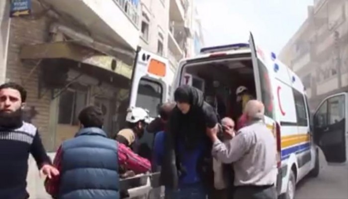 روسيا تقصف إدلب وتمدد هدنة الغوطة لإخلائها